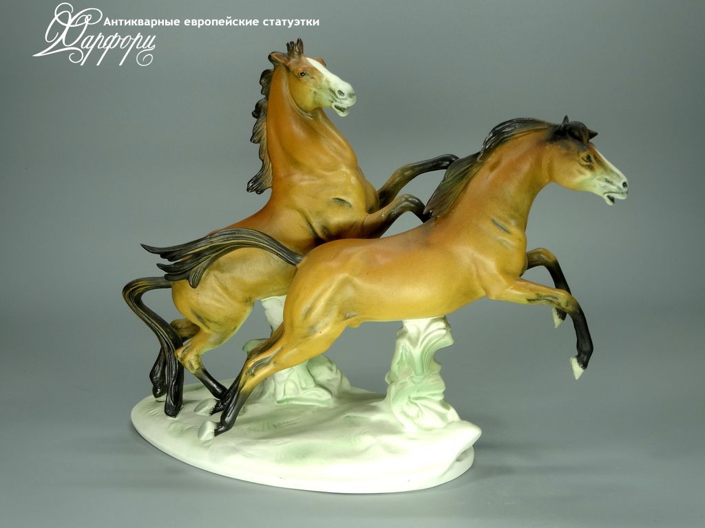 Купить фарфоровые статуэтки KARL ENS, Бегущие лошади, Германия
